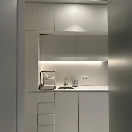 The Met Base, No1 Apartment